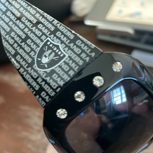 Oakland Raiders FSG125W Raiders black sunglasses with logo arms - Picture 8 of 16